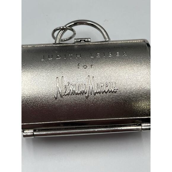 Judith Leiber Purple Green Enameled
Butterflies Motif Handbag Trinket Pill Case - Picture 7 of 8